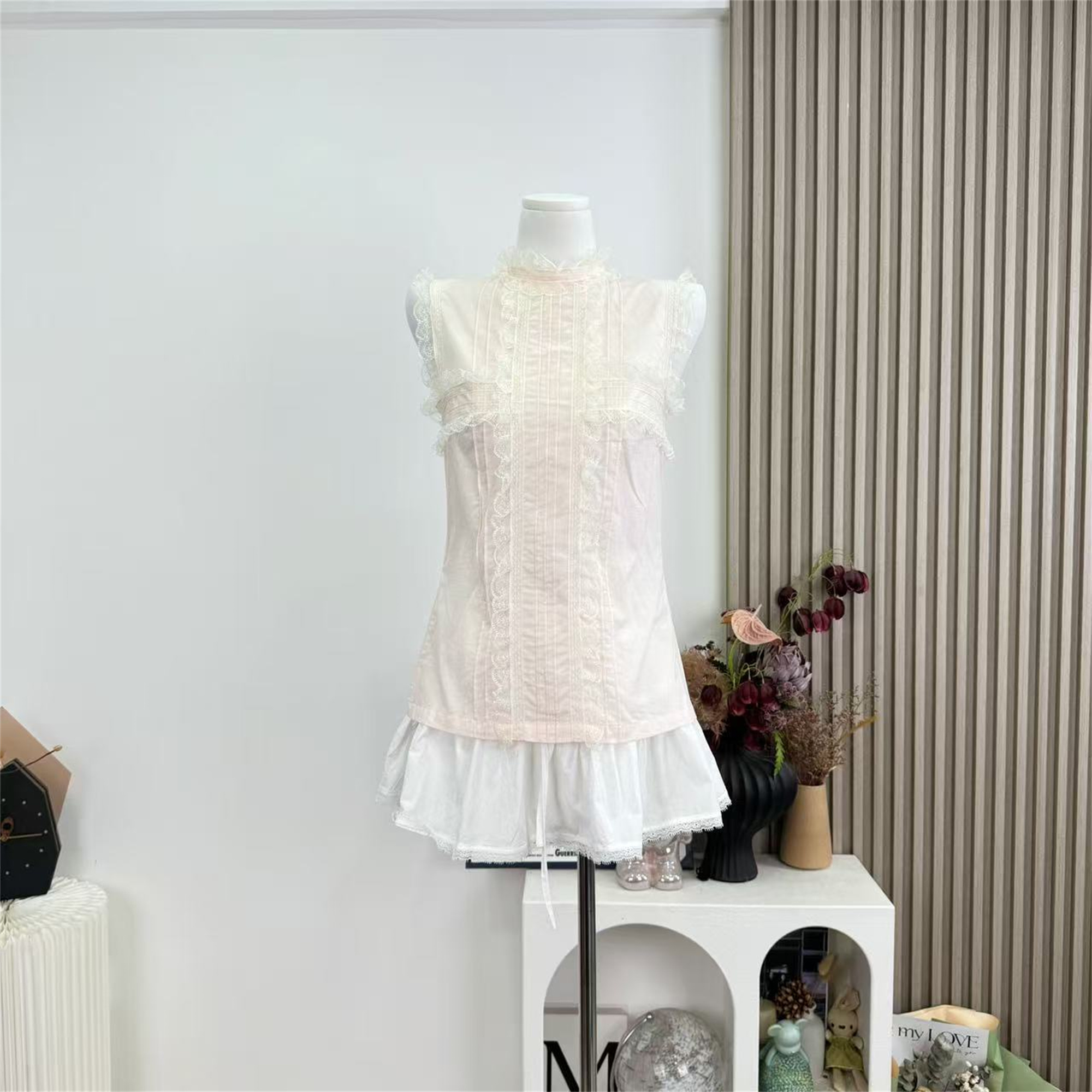 Light Pink Sleeveless Shirt Women Vintage Lace Trim Tank Top - Image 5