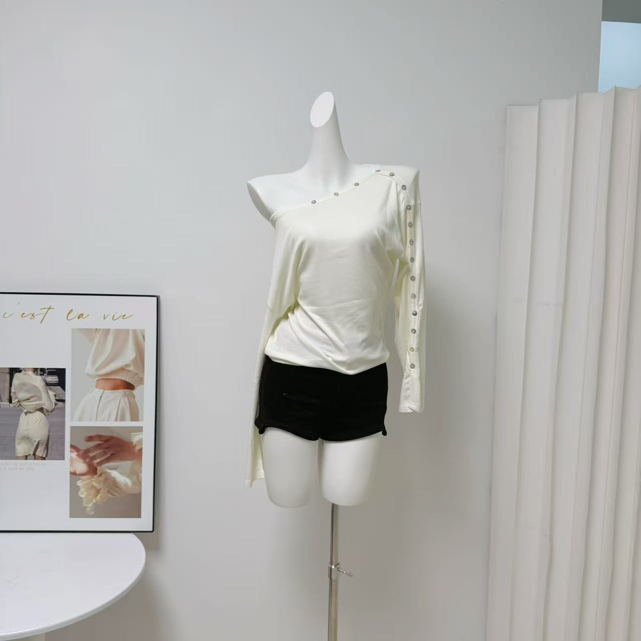 White Button One-Shoulder Long-Sleeve T-Shirt for Women - Style 31010b